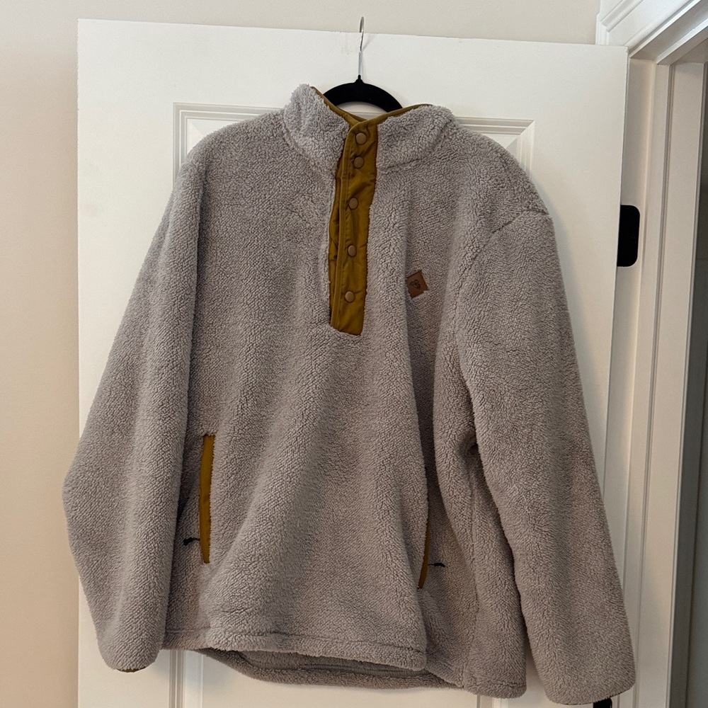 Eastern Mountain Sports Gray Fleece with Red Tag
